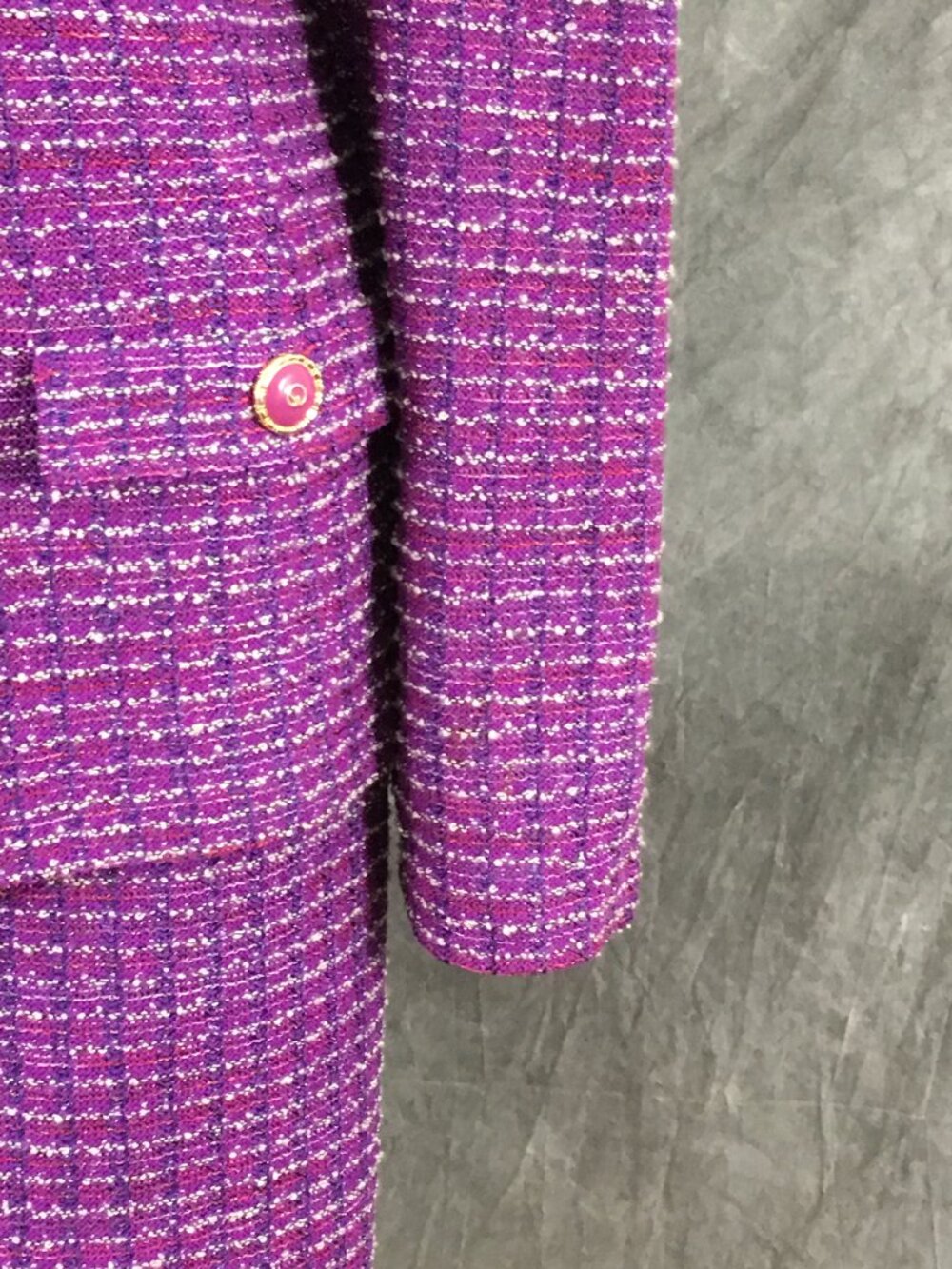 BEAUTIFUL St John couture knit purple multi jacket skirt suit size 14 - Picture 6 of 10